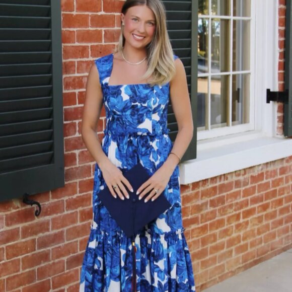 Cara Cara Claire Floral Garden Blue Dress Size 4 NWT Cara Cara Claire Floral Garden Blue Dress Size 4 NWT